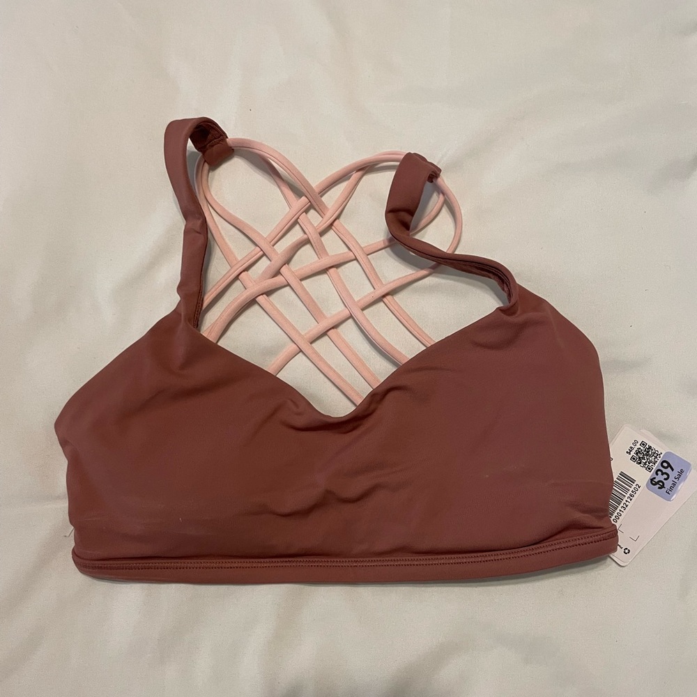 Lululemon free to be wild bra size 4